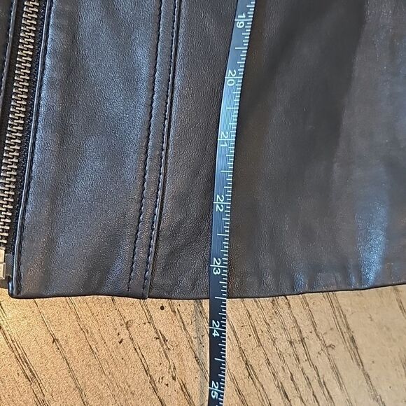 Black leather jacket size S Tahari excellent condition - Picture 8 of 14